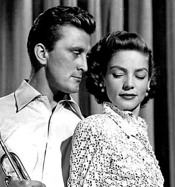 Kirk Douglas mit Filmpartnerin Lauren Bacall